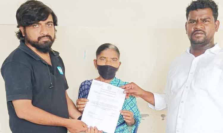 పేదలకు అండగా అమాత్యుడు