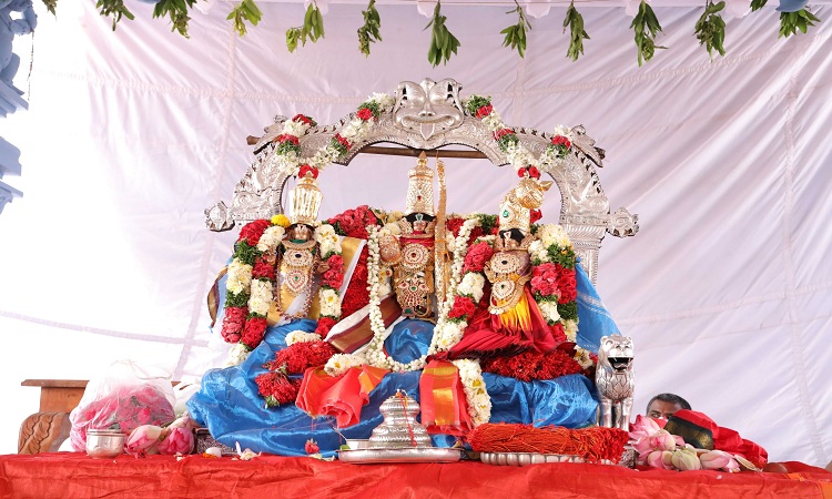 నయనానందకరం