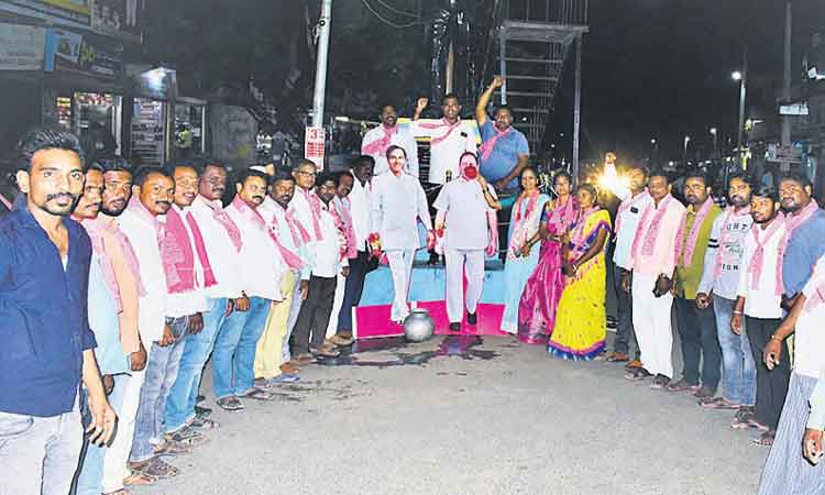 కేసీఆర్‌ అభయం.. రైతన్నకు ధైర్యం