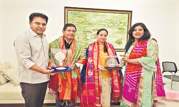 రైతులను మోసం చేస్తున్న బీజేపీ