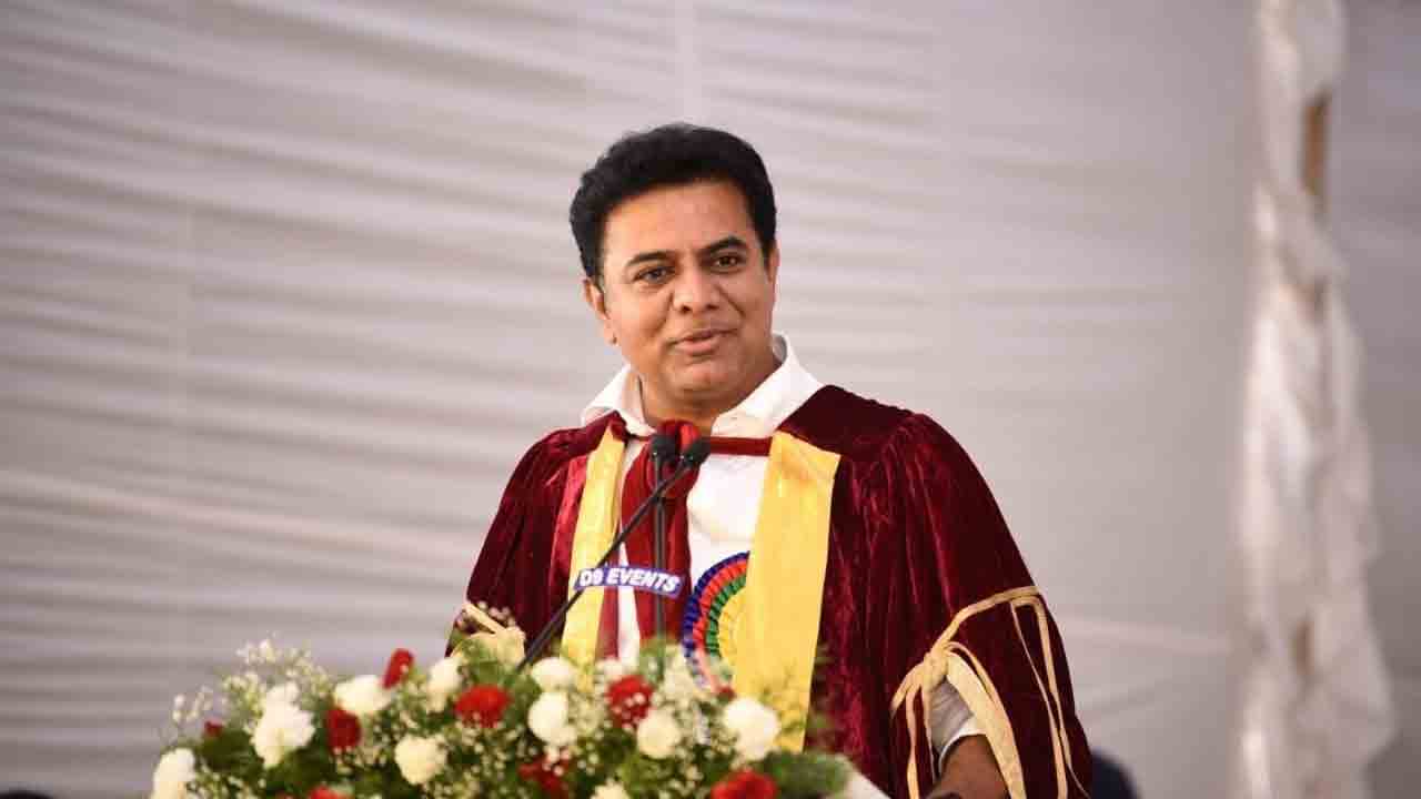 కేటీఆర్‌ను చూసి నేర్చుకోండి : ఉత్త‌రాఖండ్ జ‌ర్న‌లిస్ట్