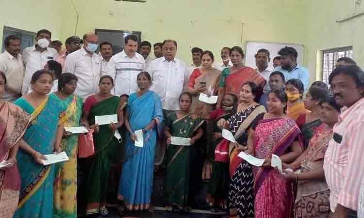 ఊరూరా..కల్యాణలక్ష్మి కాంతులు