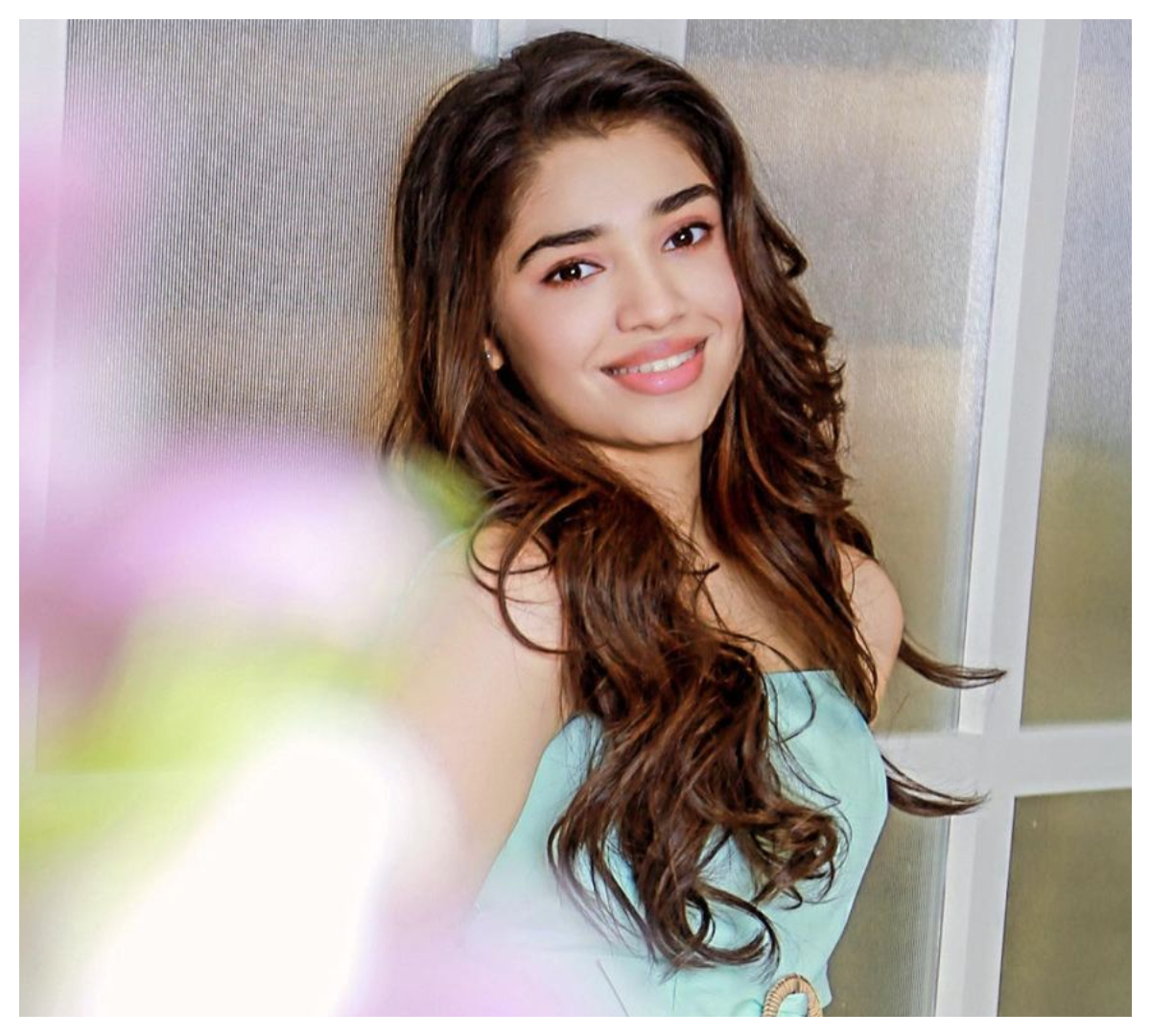 Krithi Shetty | న‌వ్వుతో కుర్ర‌కారు గుండెల్ని కొల్లగొడుతున్న కృతి శెట్టి..