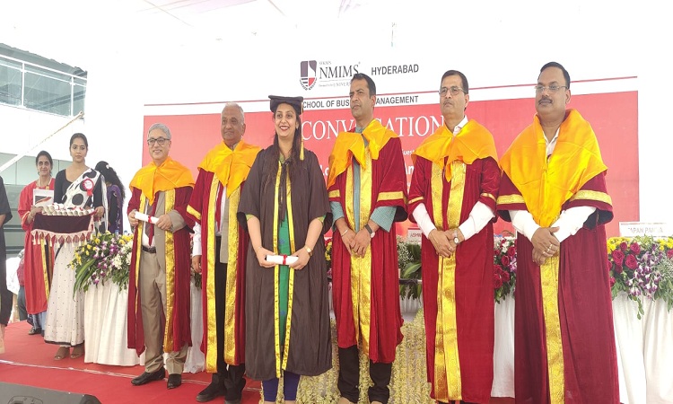 సానుకూల దృక్పథంతోనే విజయాలు