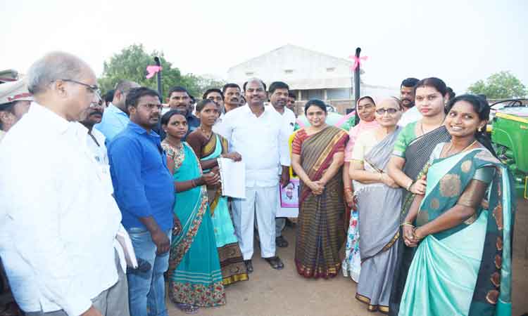 దళితబంధుతో లబ్ధిపొందాలి