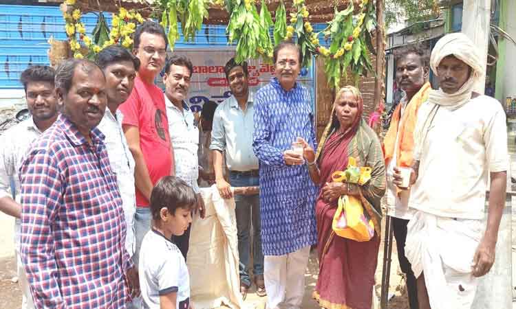 దాహార్తిని తీర్చేందుకే చలివేంద్రాలు ఏర్పాటు