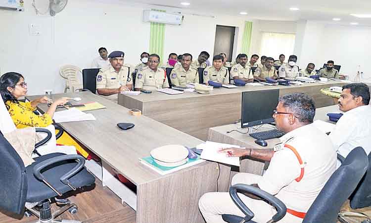 కోర్టు కానిస్టేబుల్‌ బాధ్యత కీలకం