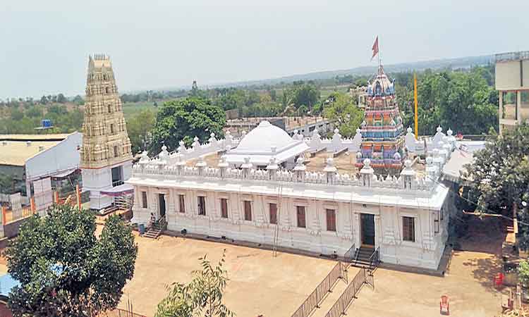 ముస్తాబైన సిద్ధివినాయక ఆలయం