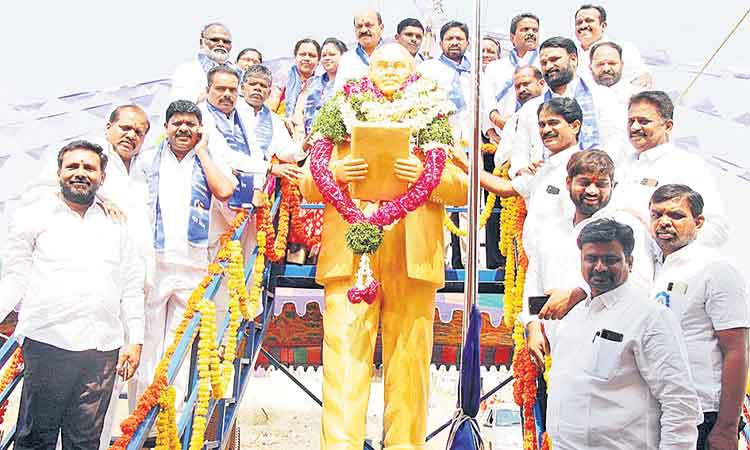 సమాజాభివృద్ధికి స్ఫూర్తి ప్రదాత అంబేద్కర్‌