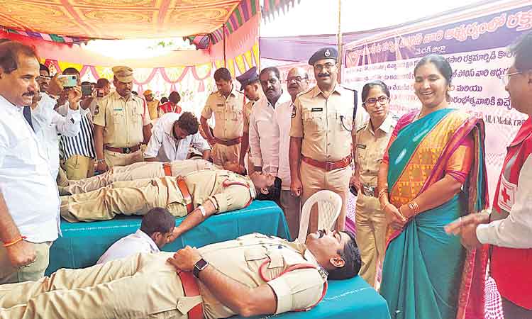 రక్తదానం మరో ప్రాణాన్ని రక్షిస్తుంది