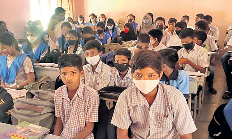 ఆంగ్లంలో ఆదర్శంగా..