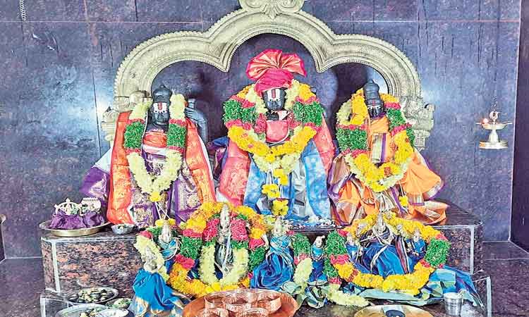 రాములోరి లగ్గం చూతము రారండి