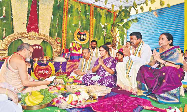 కనుల పండువగా కల్యాణ మహోత్సవాలు