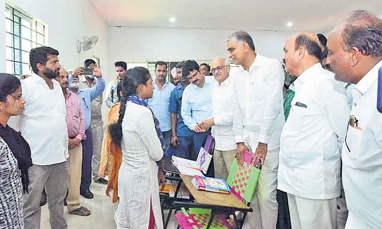 పోటీ పరీక్షలకు సిద్ధం కావాలి