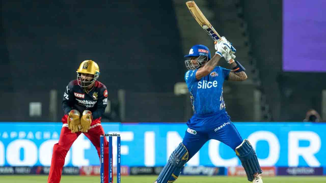 MI vs RCB | ముంబైను ఆదుకున్న స్కై.. బెంగళూరు టార్గెట్ ఎంతంటే?