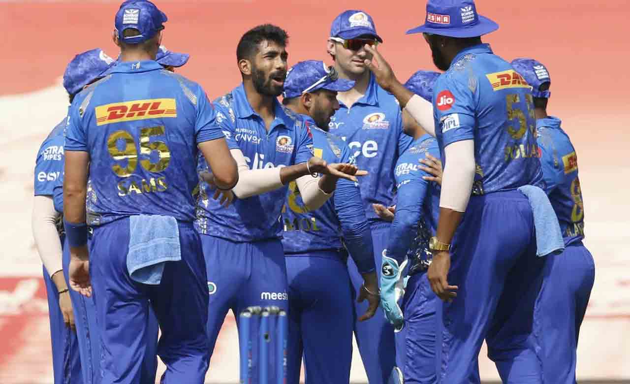 MI vs RR | పవర్‌ప్లేలో రెండు వికెట్లు కోల్పోయిన రాజస్థాన్.. స్కోరు ఎంతంటే?