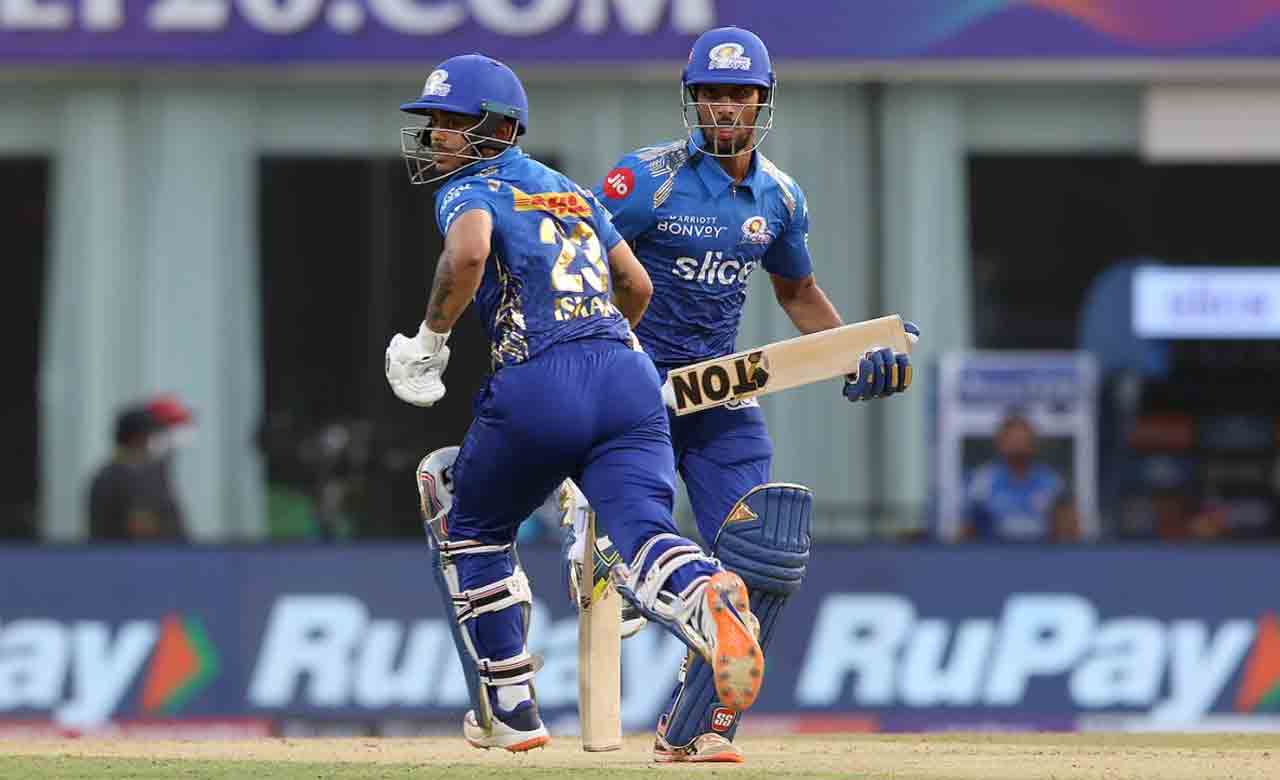 MI vs RR | ఐదు వికెట్లు కోల్పోయిన ముంబై.. 15 ఓవర్లకు స్కోరు ఎంతంటే?