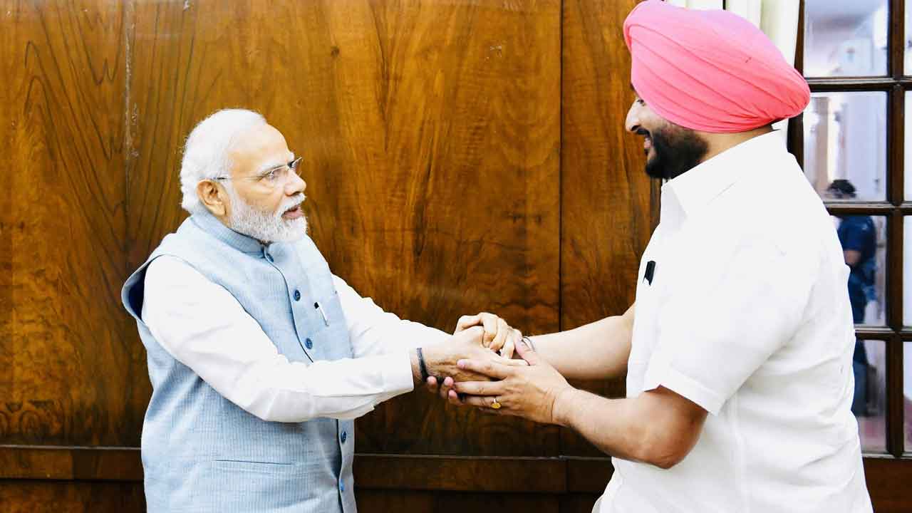 Trouble In Punjab Congress | చిక్కుల్లో పంజాబ్ కాంగ్రెస్‌?  మోదీతో లుధియానా ఎంపీ భేటీ!