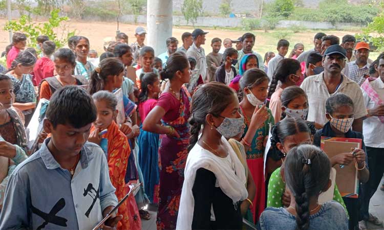 ప్రశాంతంగా మోడల్‌ స్కూల్‌ ప్రవేశ పరీక్ష