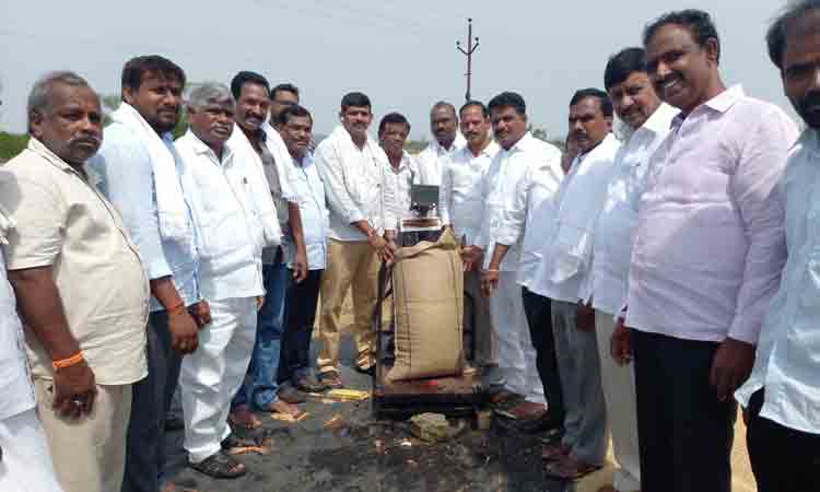 ప్రతి గింజనూ కొనుగోలు చేస్తాం