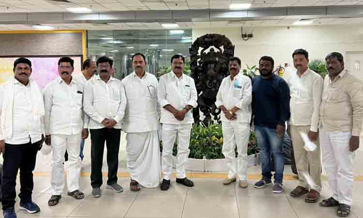 ఢిల్లీకి..గులాబీదండు