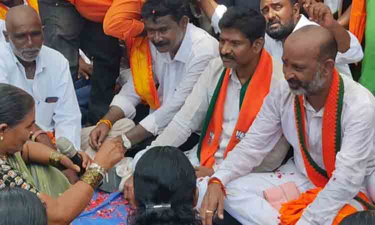 రచ్చబండ సాక్షిగా..ధరల పెంపుపై నిలదీత