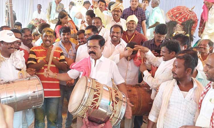 గ్రామ దేవతల ఆశీస్సులు ఉంటేనే సుభిక్షం