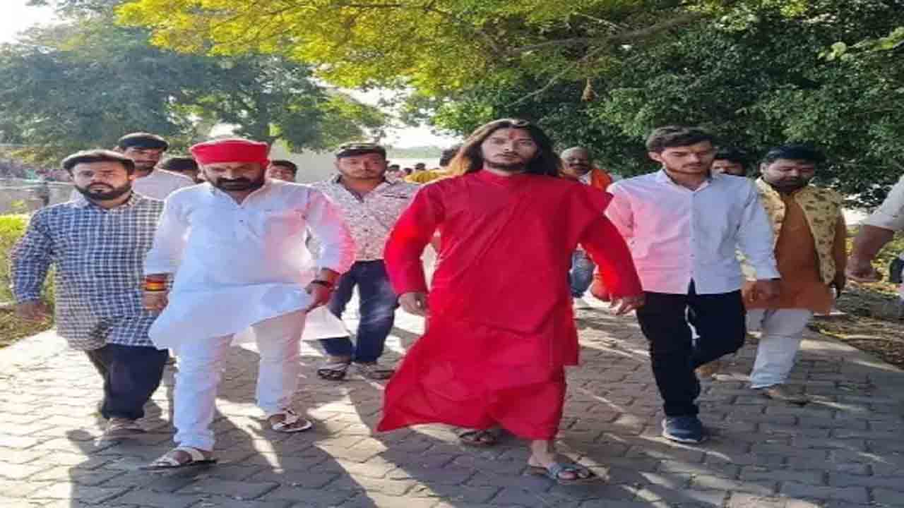 బాలికపై లైంగిక దాడి… మహంత్‌ సీతారామ్ దాస్, అనుచరుడి ఇళ్లు నేలమట్టం