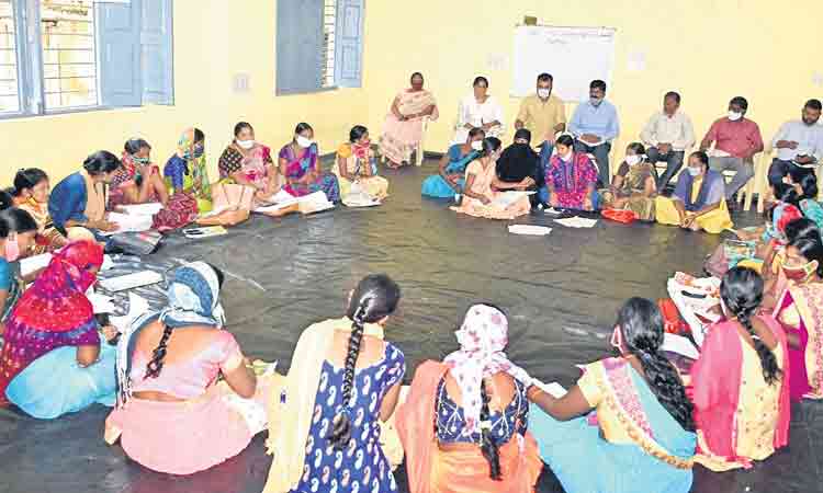 లక్ష్యానికి మించి రుణం