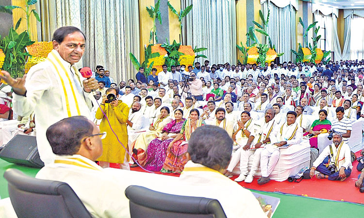 తెలుగు సంవత్సరాదిన శుభ సత్కారం