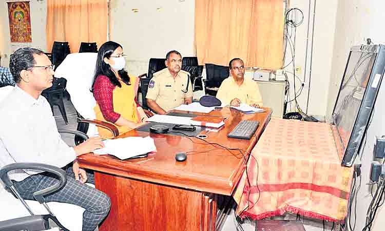 పరీక్షలు సజావుగా నిర్వహించాలి