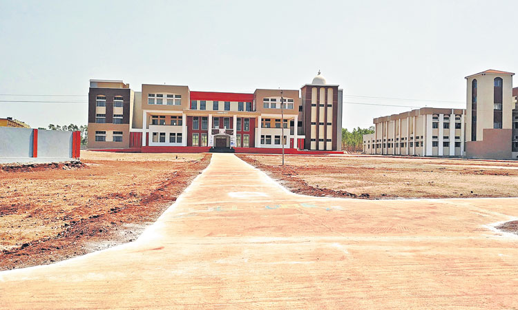 మైనార్టీలకు కార్పొరేటు విద్య