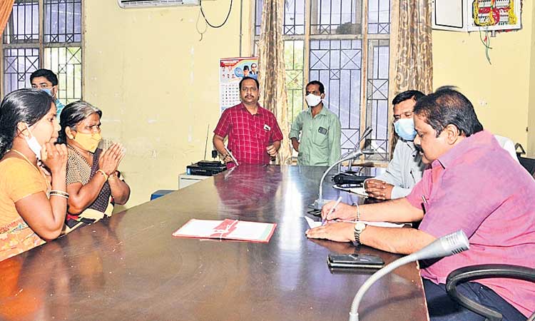 ప్రజావాణికి గైర్హాజరైతే చర్యలు తప్పవు