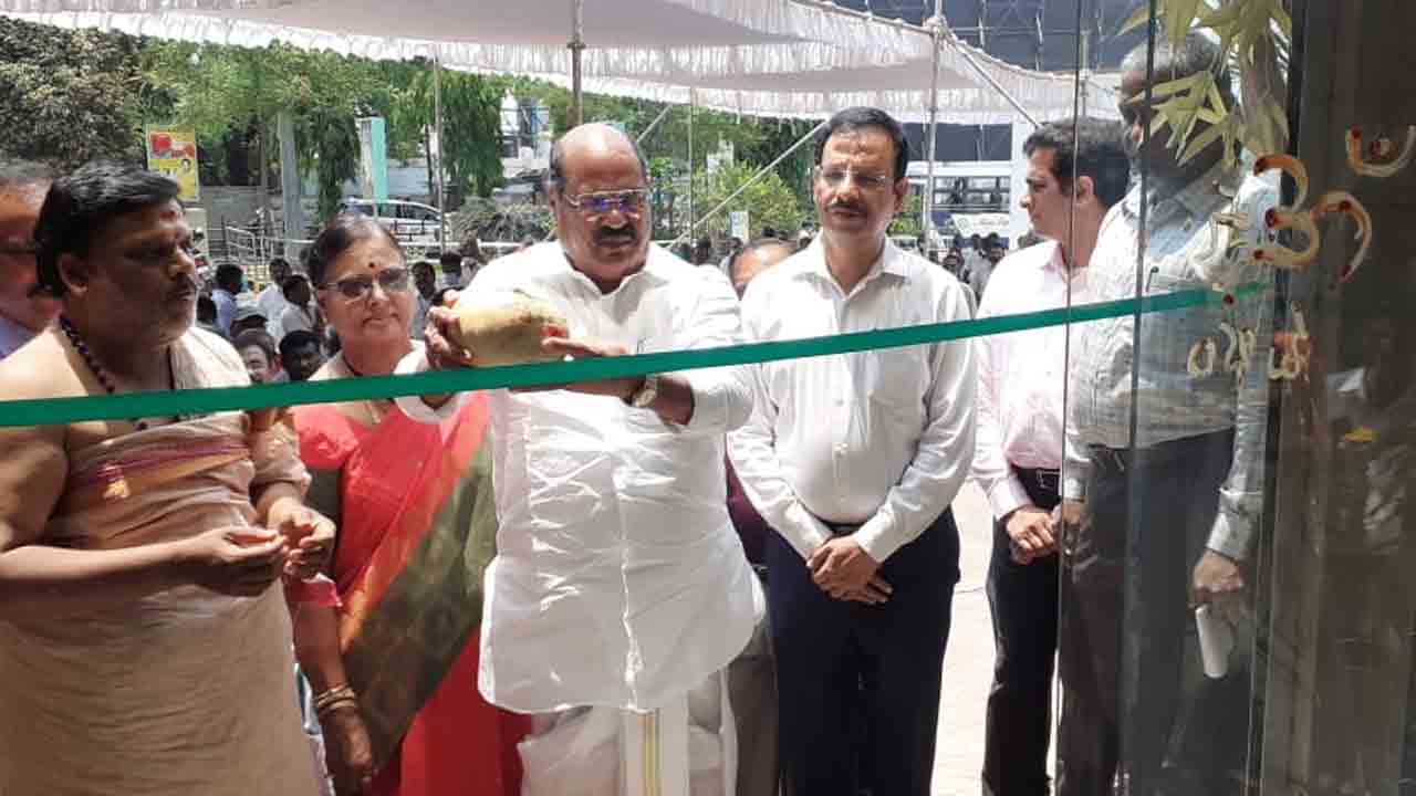 అన్ని బ‌స్టాండ్ల‌లో మెడికల్ షాపులు.. ఇవాళ కాచిగూడ‌లో ప్రారంభం