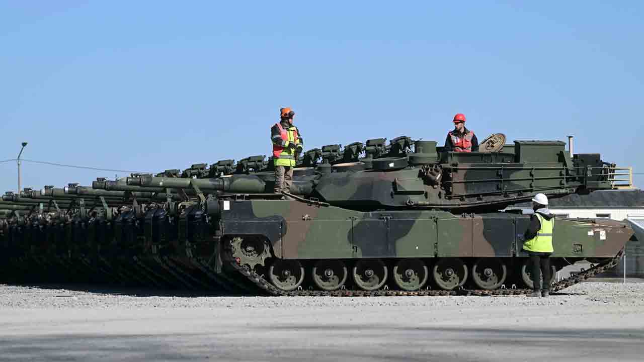 2.1 లక్షల కోట్ల డాలర్లు దాటిన ప్రపంచ సైనిక వ్యయం