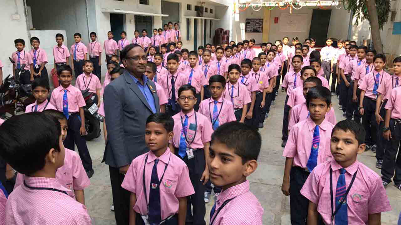 మైనా‌రిటీ గురు‌కు‌లాల ప్రవేశ దర‌ఖాస్తు గడువు పొడి‌గింపు