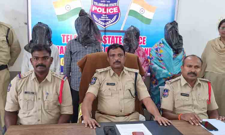 వివాహేతర సంబంధానికి అడ్డు వస్తున్నాడని..