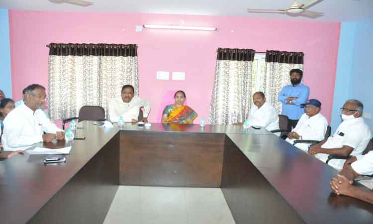 సూర్యాపేట మార్కెట్‌లో టోకెన్‌ విధానం