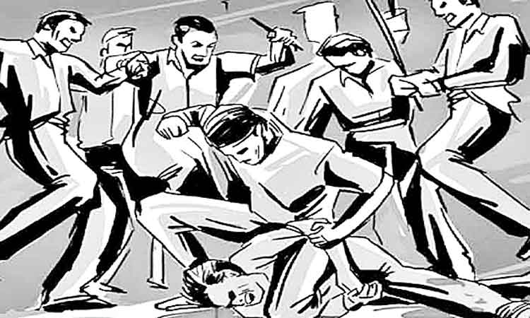 జిల్లా కేంద్రంలో గ్యాంగ్‌వార్‌