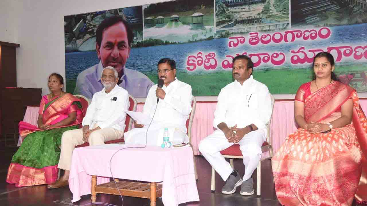 తెలంగాణ వ్య‌తిరేకుల‌ను నేల‌కేసి కొడుతాం : మంత్రి నిరంజ‌న్ రెడ్డి