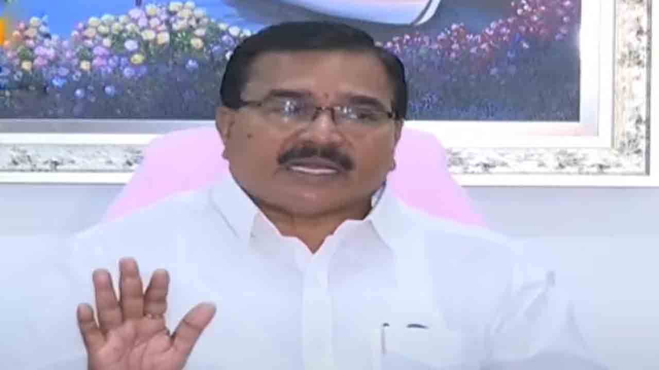 వానాకాలం పంట రైతుల ఇష్టం.. ఎలాంటి ఆంక్ష‌లు లేవు : మంత్రి నిరంజ‌న్ రెడ్డి