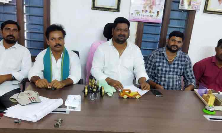 బీజేపీ నేత చౌల్‌ శ్రీనివాస్‌ వ్యభిచార దందా