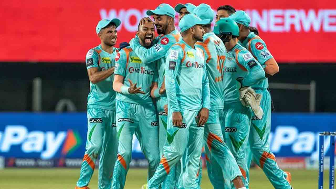 PBKS vs LSG | బౌలర్ల సమిష్టి కృషి.. ఉత్కంఠ పోరులో విజయం సాధించిన లక్నో!