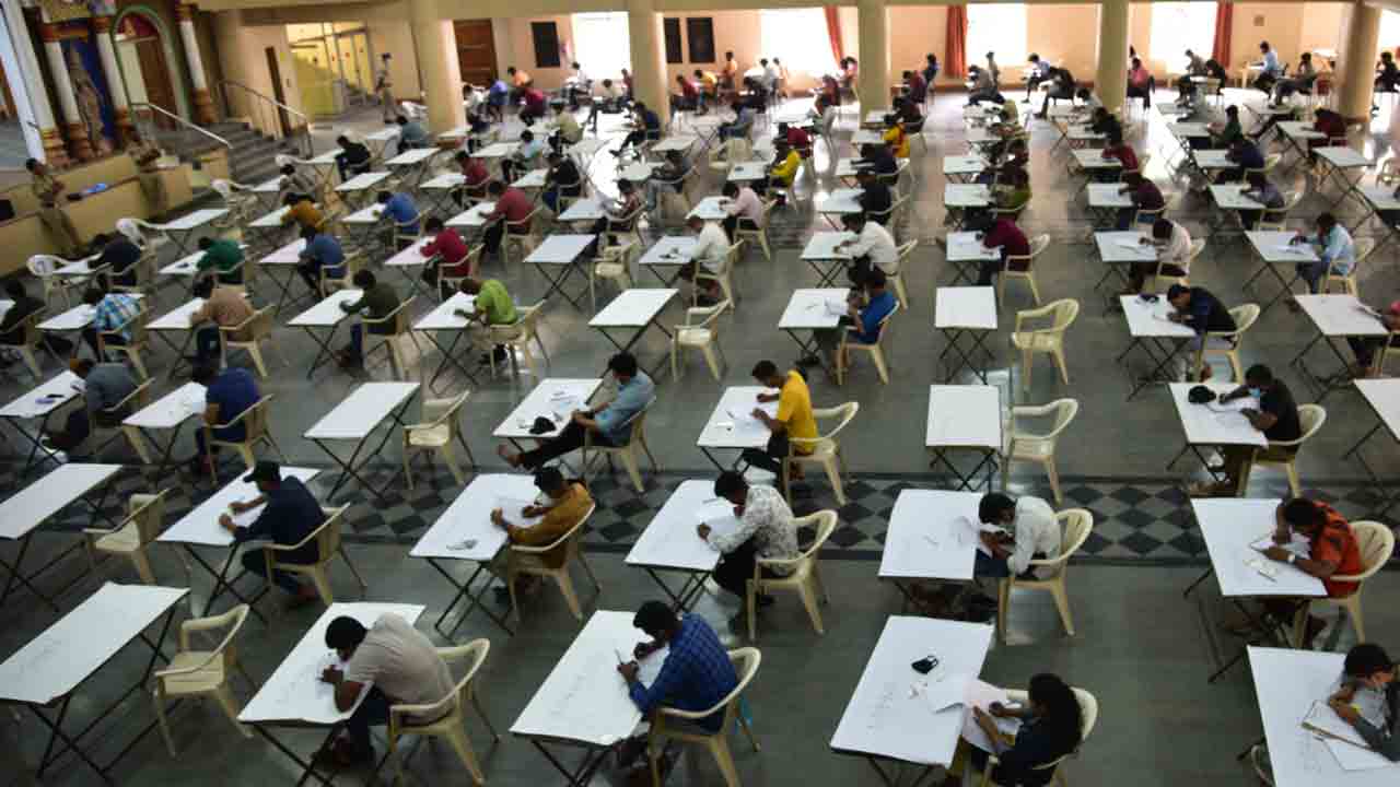 పోలీసు ప్రీ రిక్రూట్‌మెంట్ టెస్ట్‌కు భారీ స్పంద‌న‌.. 16 వేల మంది హాజ‌రు