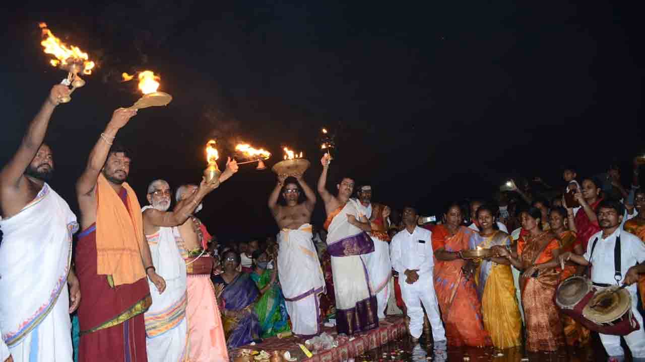 ఘనంగా ముగిసిన ప్రాణహిత పుష్కారాలు