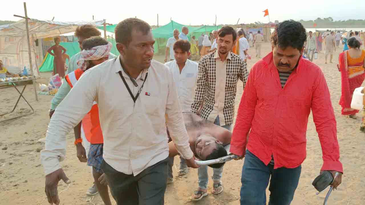 పుష్కరాల్లో అపశ్రుతి.. ప్రాణహిత నదిలో మునిగి విశాఖవాసి మృతి