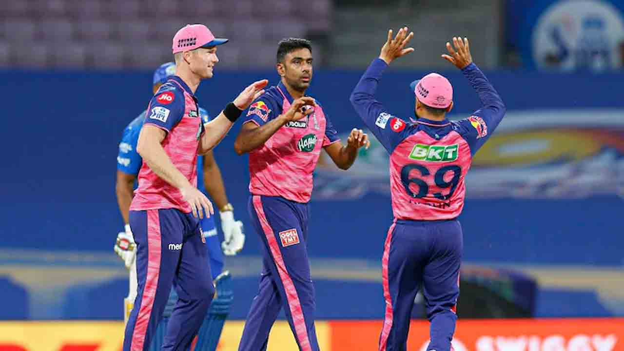 RCB vs RR | మరో వికెట్ డౌన్.. ఐదు వికెట్లు కోల్పోయిన బెంగళూరు