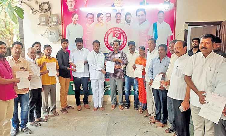 పథకాలను సద్వినియోగం చేసుకోవాలి