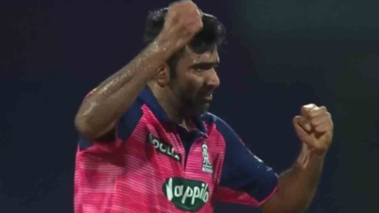 RR vs MI | తొలి వికెట్ కోల్పోయిన ముంబై.. రోహిత్ అవుట్