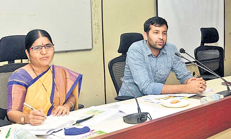 పిల్లలకు పౌష్టికాహారం అందించాలి